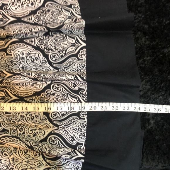 Apt. 9 Pleated Skirt, Sz 12, black/white paisley - Picture 3 of 4